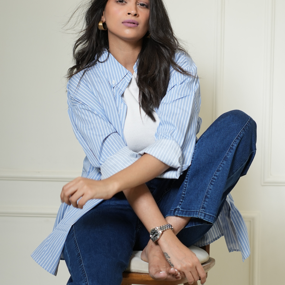 High-rise Straight Fit Jeans (Whiskered Medium Wash)