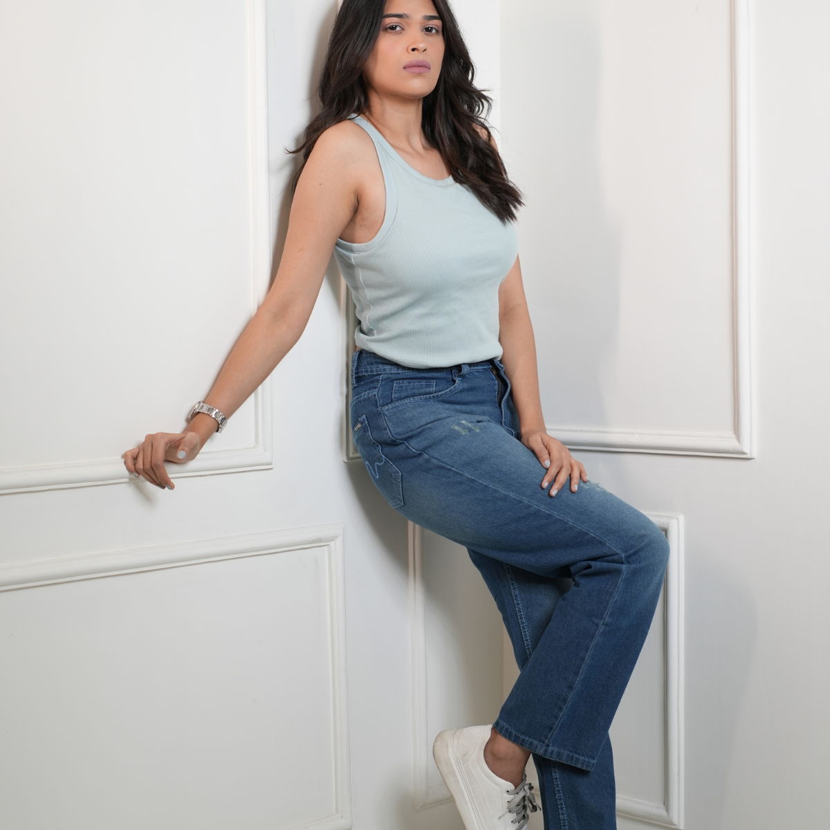 High-rise Tinted Straight Fit Jeans with Grinding